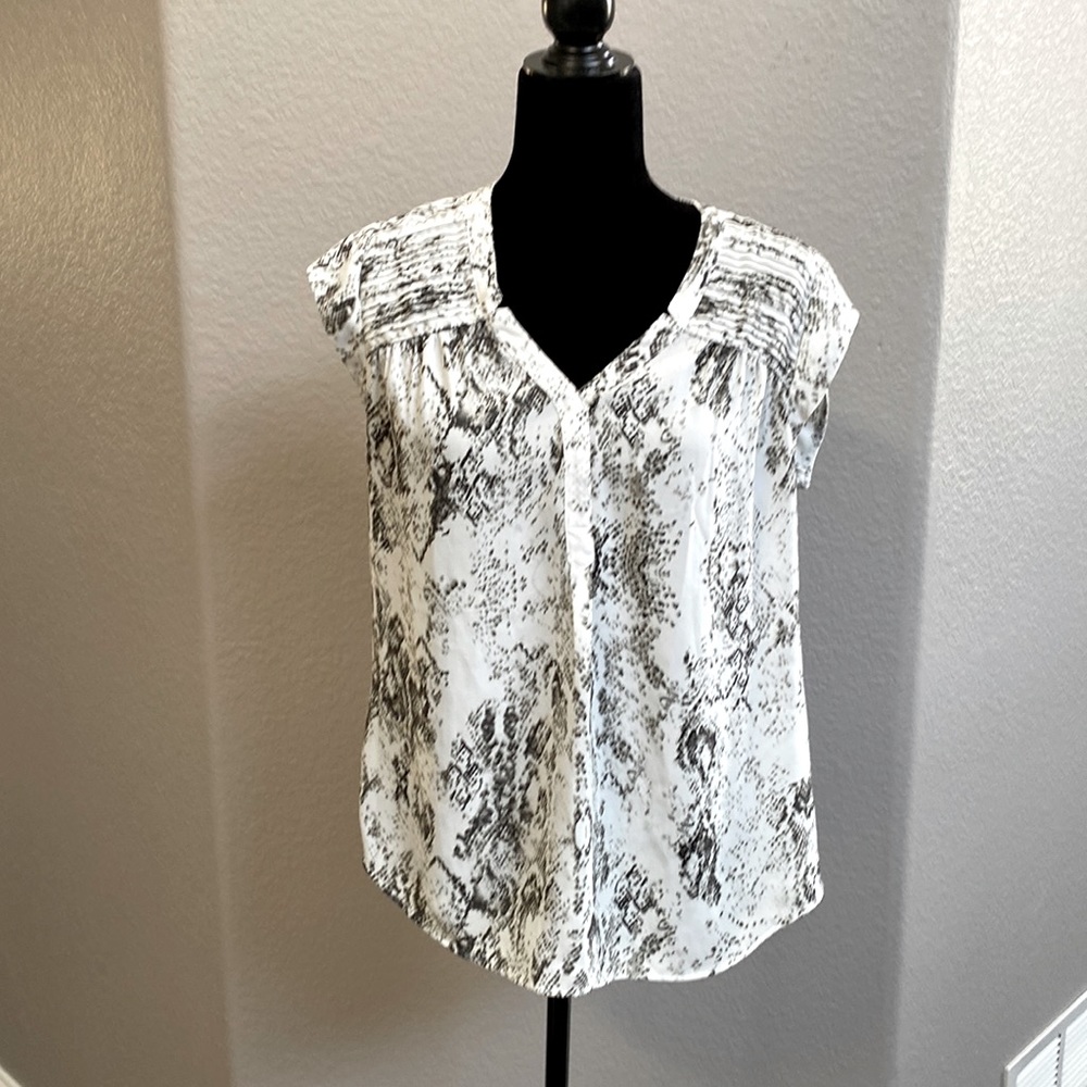 DR2 Women’s Snake Skin Print Top